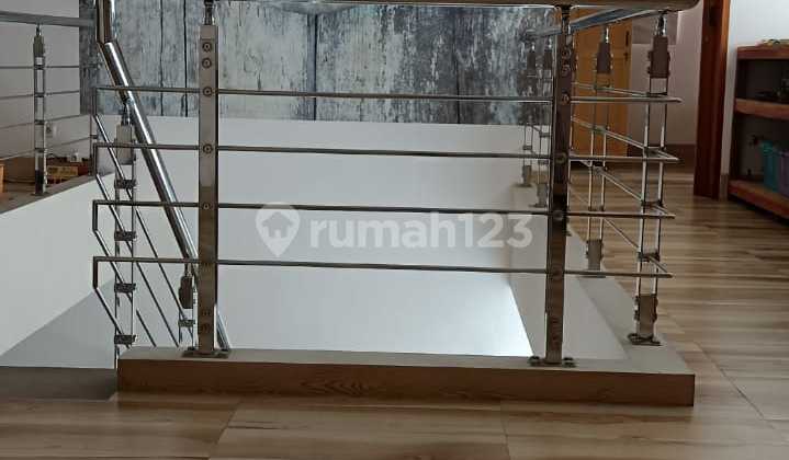 Rumah 2 Lantai Bagus SHM di Diamond Hill, Surabaya 2