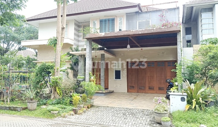Rumah 2 Lantai Bagus SHM di Diamond Hill, Surabaya 1