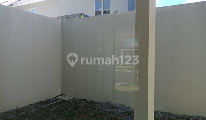 Rumah 2 Lantai Bagus HGB di Northwest Park Citraland Utara, Surabaya 2