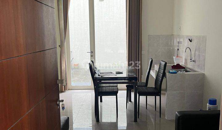 Rumah 2 Lantai Bagus Furnished HGB di Northwest Citraland Utara, Surabaya 1