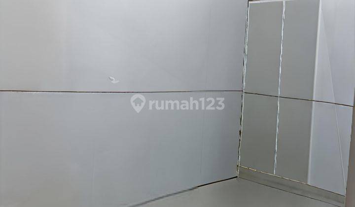 Rumah Bagus Unfurnished SHM Kebraon, Surabaya 2