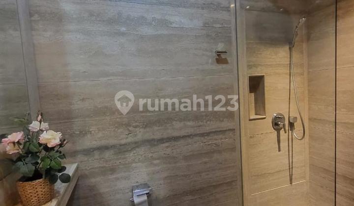 kamar mandi district 8 senopati