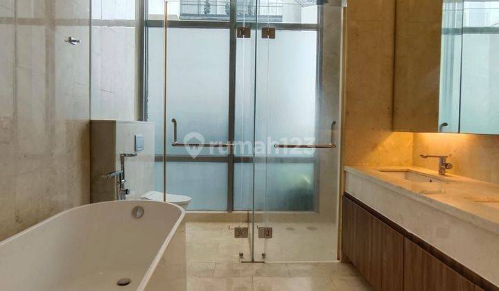 kamar mandi jnr penthouse senopati suites 3