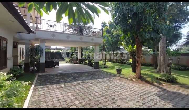 Luxury House in Bekasi for Sale