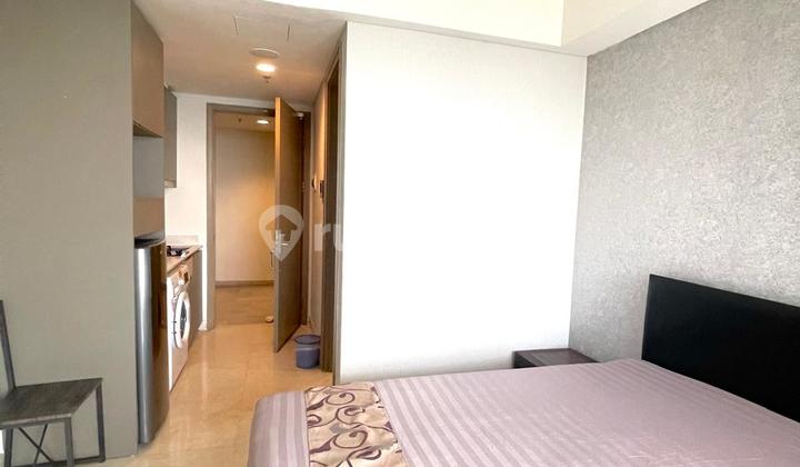 Gold Coast Apt PIK Bahamas Studio UK 28 Furnished, High Ceiling Curtain