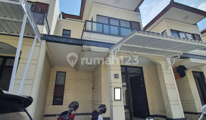 Rumah Lavon Swan City,tangerang, 2 Lt, Utara, Lb79, Kanopi+k.full