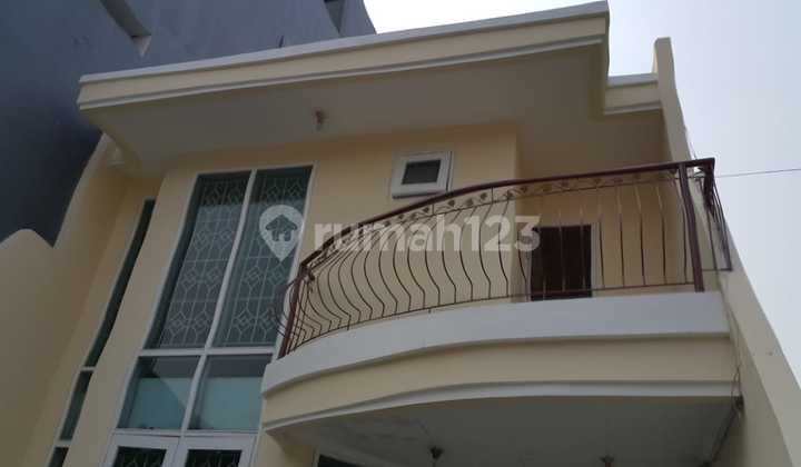 Taman Grisenda Jakut 6x20 Selatan SHM 2 Lantai 4400 W Perlu Renov 2