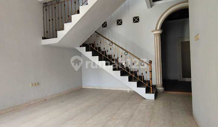 Muara Karang Blok 5 Uk8x15 SHM 3,5 Lantai 4+1 BR Utara Good Murah