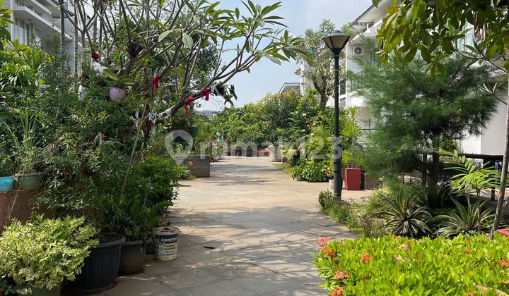 Crown Golf Mansion D. Decker PIK Ls 8x15 4+2 BR 3 Lt F F min 2 Th 2