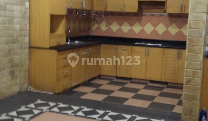 Gading Griya Lestari K. Gading size 9x15 Land area 240 North 5 BR SHM Furnished