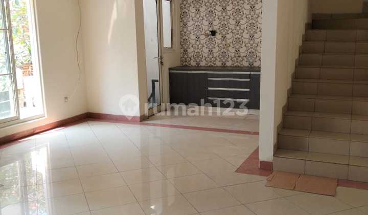 Cendana Golf PIK 18x8 Land 144 Lb 360 Semi Furnished 2.5 Floors 4+1 BR Cendana Golf PIK 18x8 Land 144 Lb 360 Semi Furnished 2.5 Floors 4+1 BR