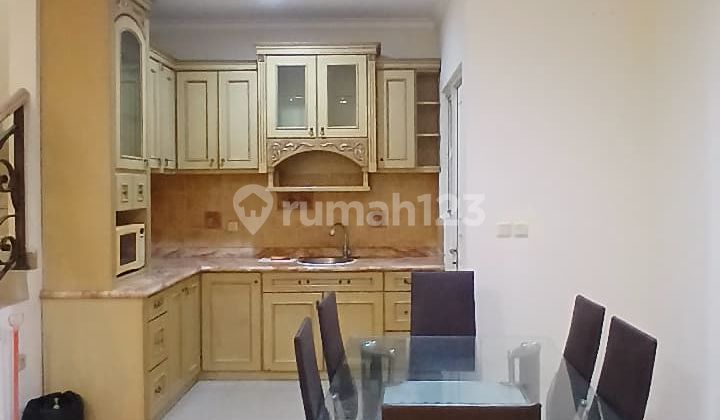 Florence PIK Uk 8x20m Furnished 3 Lantai 4+1 BR ada basement Good Florence PIK Uk 8x20m Furnished 3 Lantai 4+1 BR ada basement Good