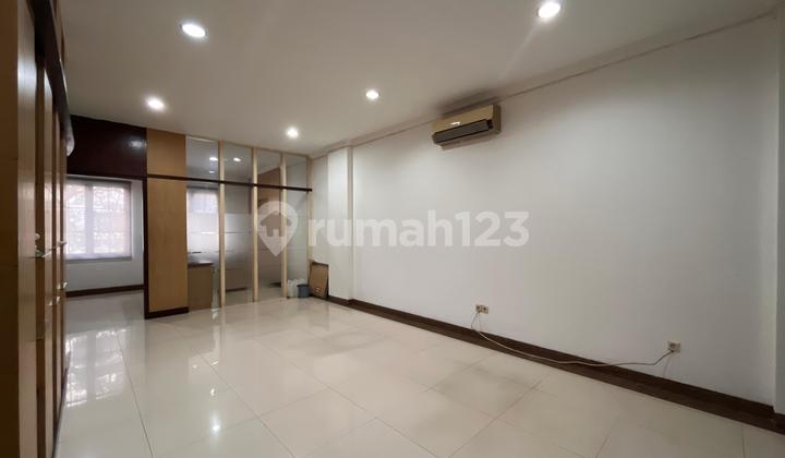 Cordoba Shop House PIK 4.5x12.5, Neat and Ready to Use, 3 Floors, Good Living Environment Inside. Cordoba Shop House PIK 4.5x12.5, Neat and Ready to Use, 3 Floors, Good Living Environment Inside.