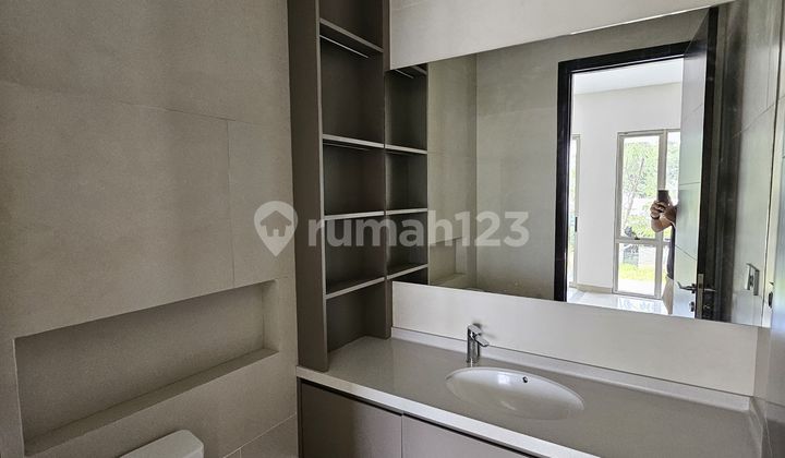 Tampa PIK2 Uk 8x10 Semi Furnishe 3+1 BR Type Tulip siap huni Good 2