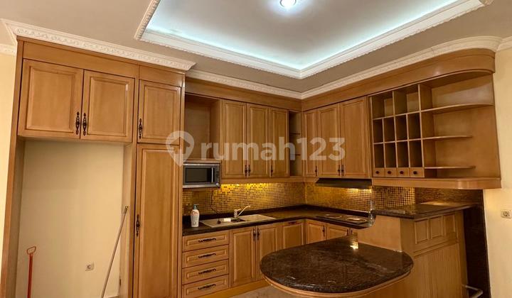 Katamaran Indah Pik Uk 8X27 Renov 3 Lantai 5+1 BR Semi Furn Bagus 2
