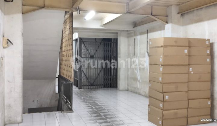 Gudang Dutamas Angke Jkt LT 82 LB 150 Utara HGB 3 Lantai Ada Lift