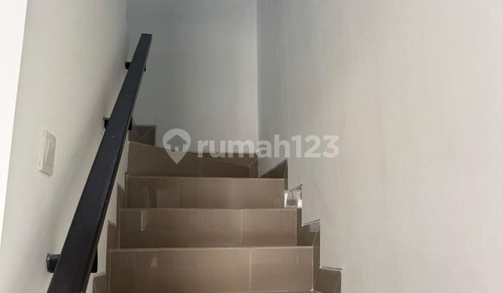 Miami Pik2 Uk 6X10m Salvia 2+1 BR Semi Furn 2.1/2 Lantai 2Ac Good 2