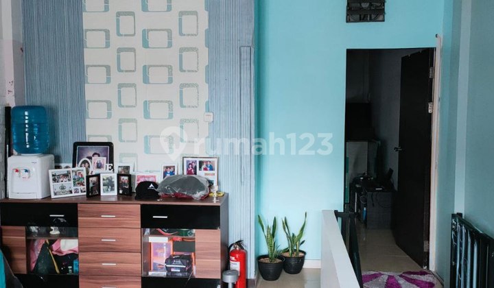 Rumah 2 lantai dekat pasar 8