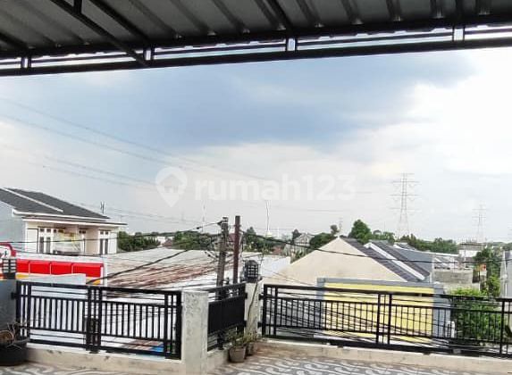 2-Story House With Rooftop 10 Minutes to Depok Station 2
