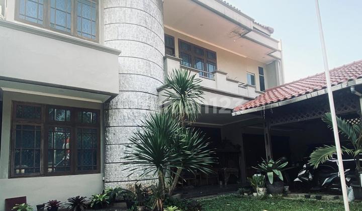 Luxury House With Spacious Garden In Pesanggrahan, South Jakarta