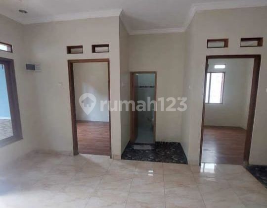 50 Meter House Car Access - 10 Minutes to Depok Baru Station 2