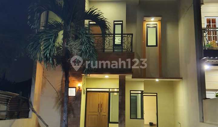 Rumah Cluster 2 Lantai di Tanah Baru - 500 m ke Pintu Tol Kukusan
