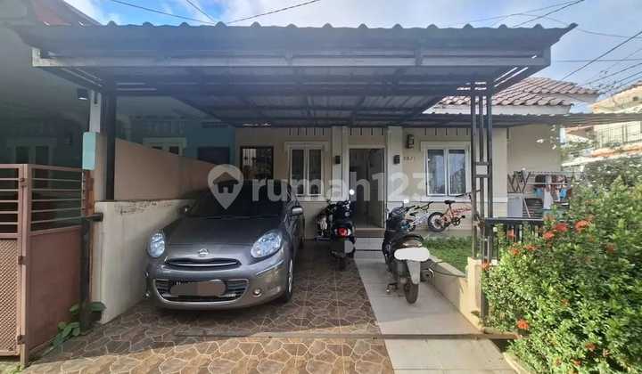 Rumah Hook Tanah Luas Bellacasa, 8 Menit ke Kampus Ui 2