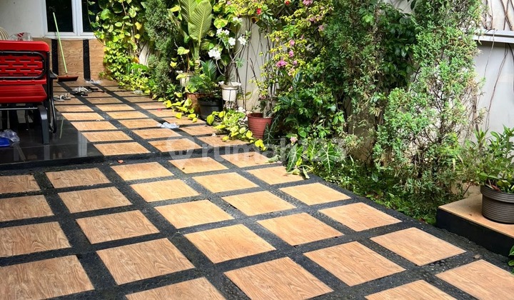 Rumah Luas Cocok untuk yang Suka Area Terbuka - 5 Menit ke Tol Rumah Luas Cocok untuk yang Suka Area Terbuka - 5 Menit ke Tol