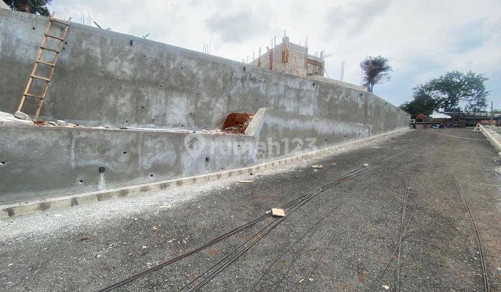 Rumah Baru 2 Lantai Area Hanya 5 Menit Dari Pintu Tol Krukut  2