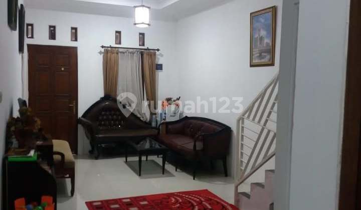 For Sale Fast!! The Cheapest Grogol Limo House, House Already Has a Roof Deck 2