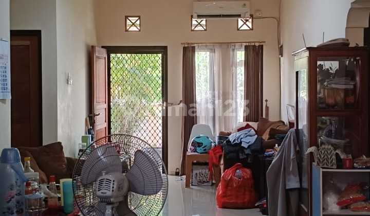 Three-Story Red Brick House in Kunciran, 5 Minutes to Alam Sutera Toll Road 2