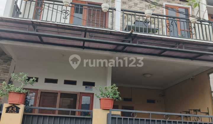 Strategic 2-Story Hook House Only 8 Minutes to Depok Station Strategic 2-Story Hook House Only 8 Minutes to Depok Station