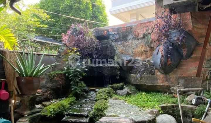 A Soothing Classic House Inside the Housing Complex & Near the Toll Road A Soothing Classic House Inside the Housing Complex & Near the Toll Road