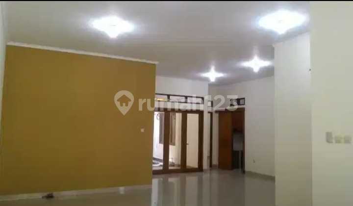 Rumah 2 Lantai di Pesona Khayangan - 7 Menit ke Tol Cimanggis 2