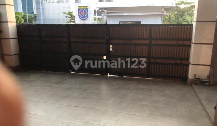 Rumah Posisi Hook Depok 2 - Bangunan Sudah Renovasi Total 2