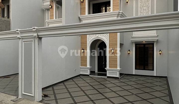 Rumah 3 Lantai American Classic Jagakarsa - Dekat Tol Desari