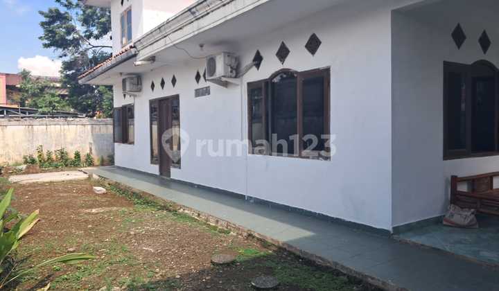 2-Storey House with Mezzanine Bonus 2 Shophouses 5 Minutes to Cibinong City Mall 2-Storey House with Mezzanine Bonus 2 Shophouses 5 Minutes to Cibinong City Mall