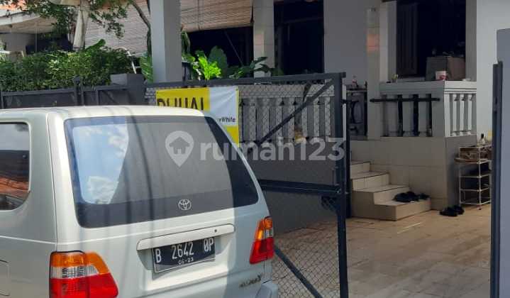 Rumah Dalam Komplek Petukangan 8 menit Gerbang Tol Pesanggrahan 2