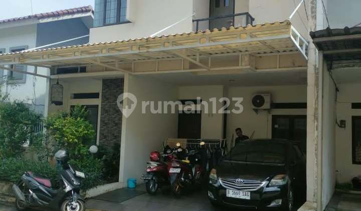 2-Story House in an Elite Cluster Near the South Jakarta Border