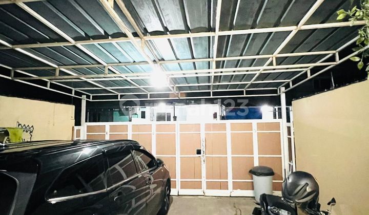 Ready-to-Occupy House in the Housing Estate 8 Minutes to Cibinong City Mall 2