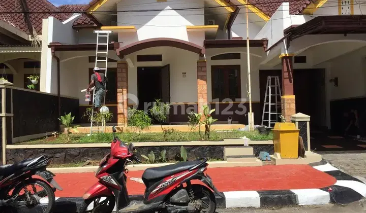 Rumah 2 Lantai di Pesona Khayangan - 7 Menit ke Tol Cimanggis Rumah 2 Lantai di Pesona Khayangan - 7 Menit ke Tol Cimanggis