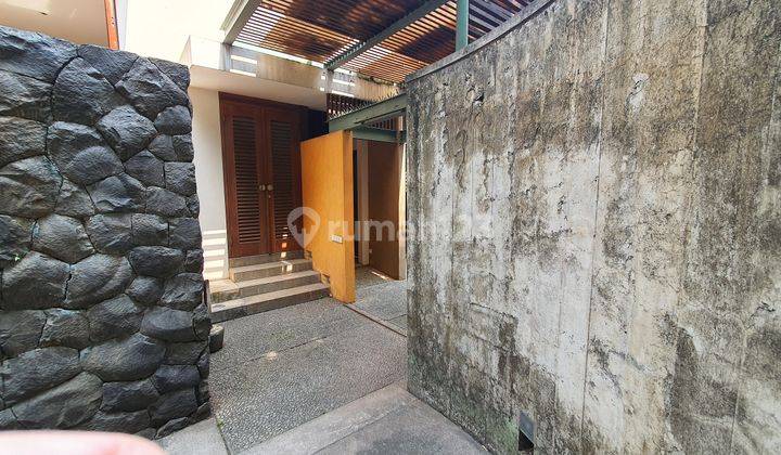 Pondok Indah Rumah Klasik Nuansa Kayu Dijual 2