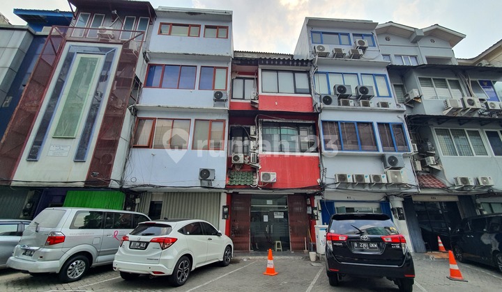 Grand Wijaya Ruko Strategis 3 Lantai  Cocok Untuk Usaha