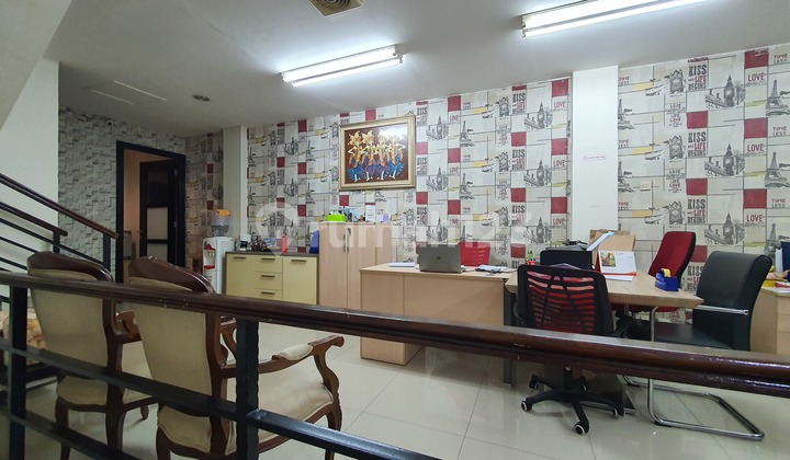 Strategic Grand Wijaya 3-Storey Shop House Suitable for Business 2