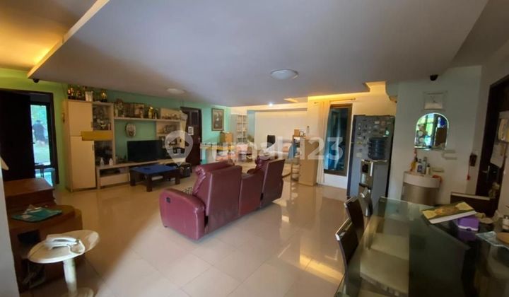 Rumah dengan Taman dan Kebun Luas Beji Depok