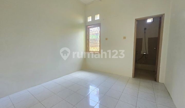 DIjual Kos Baru Renovasi Lokasi Nempel UI Depok Cocok Untuk Investor Passive Income Terjamin DIjual Kos Baru Renovasi Lokasi Nempel UI Depok Cocok Untuk Investor Passive Income Terjamin