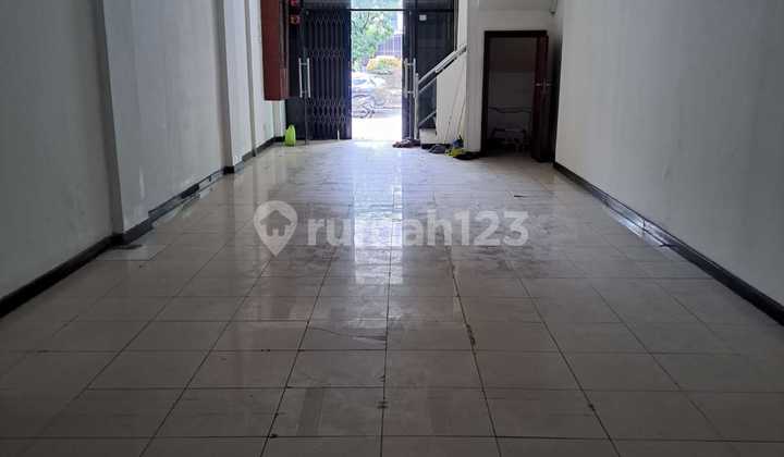 For Rent: Strategic Shop House by the Side of Pondok Indah Main Road