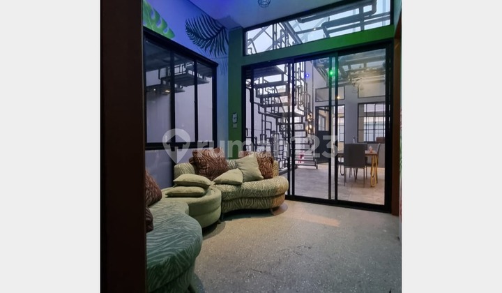 Rumah Unik Mewah Brand New Lebak Bulus Dijual Cepat Nego Serius