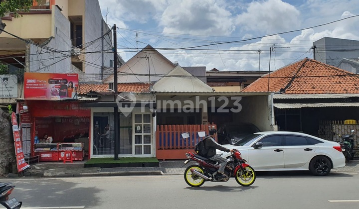 Dijual Rumah Ada Ruang Usaha dan Kos 10 Kamar Siap Huni