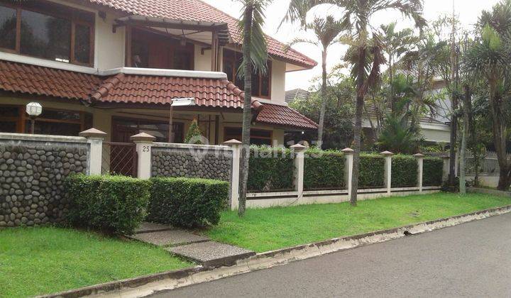 Disewa Rumah Hoek asri di Pondok indah 
 2